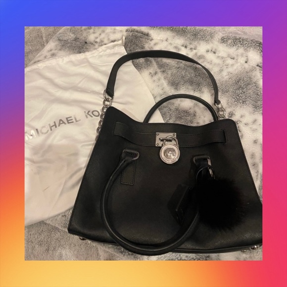 Michael Kors Handbags - Michael Kors Tote/Shoulder bag